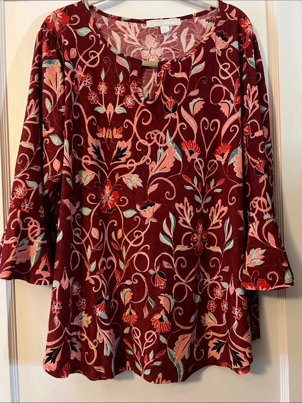 Floral Bell-Sleeve Tunic Top in Burgundy